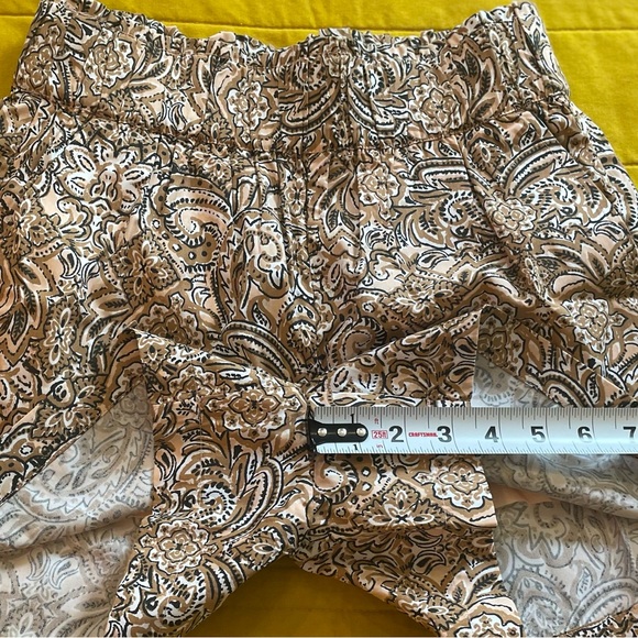 NWT - J Crew Pull-On Paisley Shorts (3.5” inseam) - Picture 6 of 9